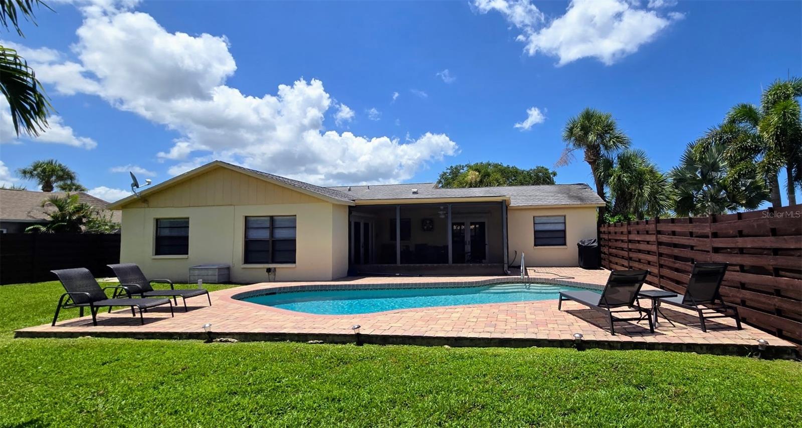 GULF GATE EAST UNIT 3 - Residential Lease