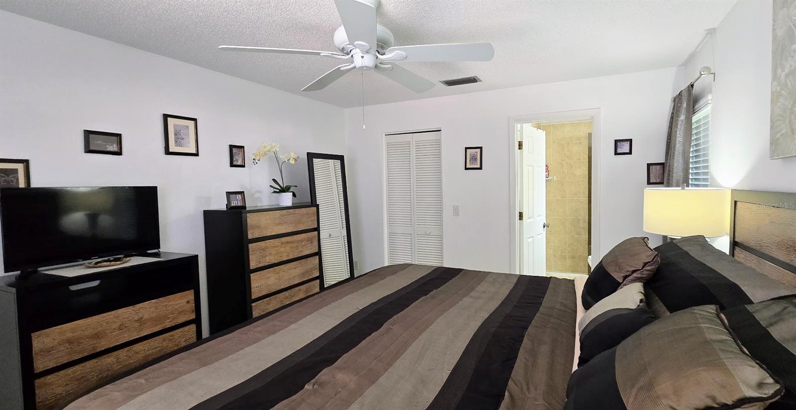 GULF GATE EAST UNIT 3 - Residential Lease