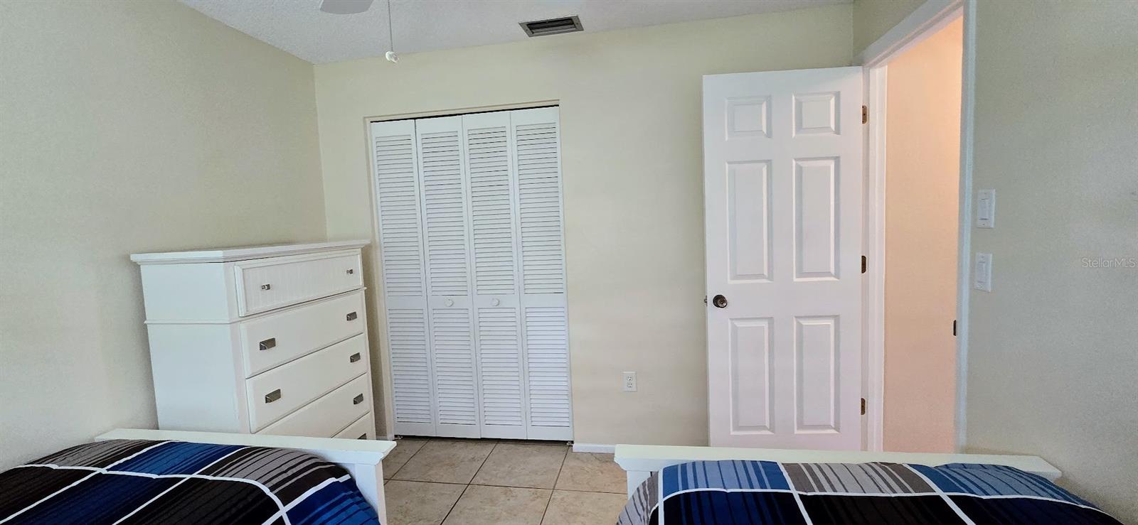 GULF GATE EAST UNIT 3 - Residential Lease