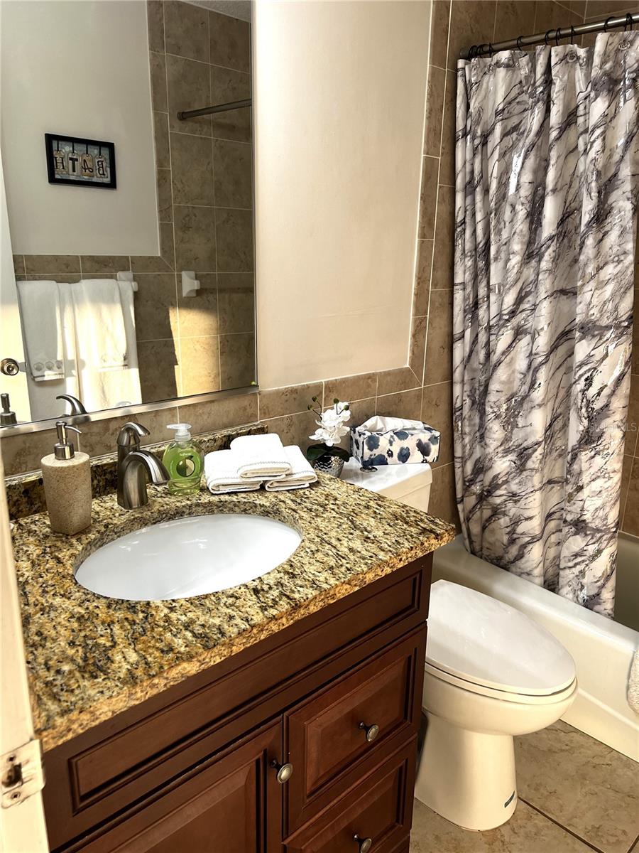 GULF GATE EAST UNIT 3 - Residential Lease