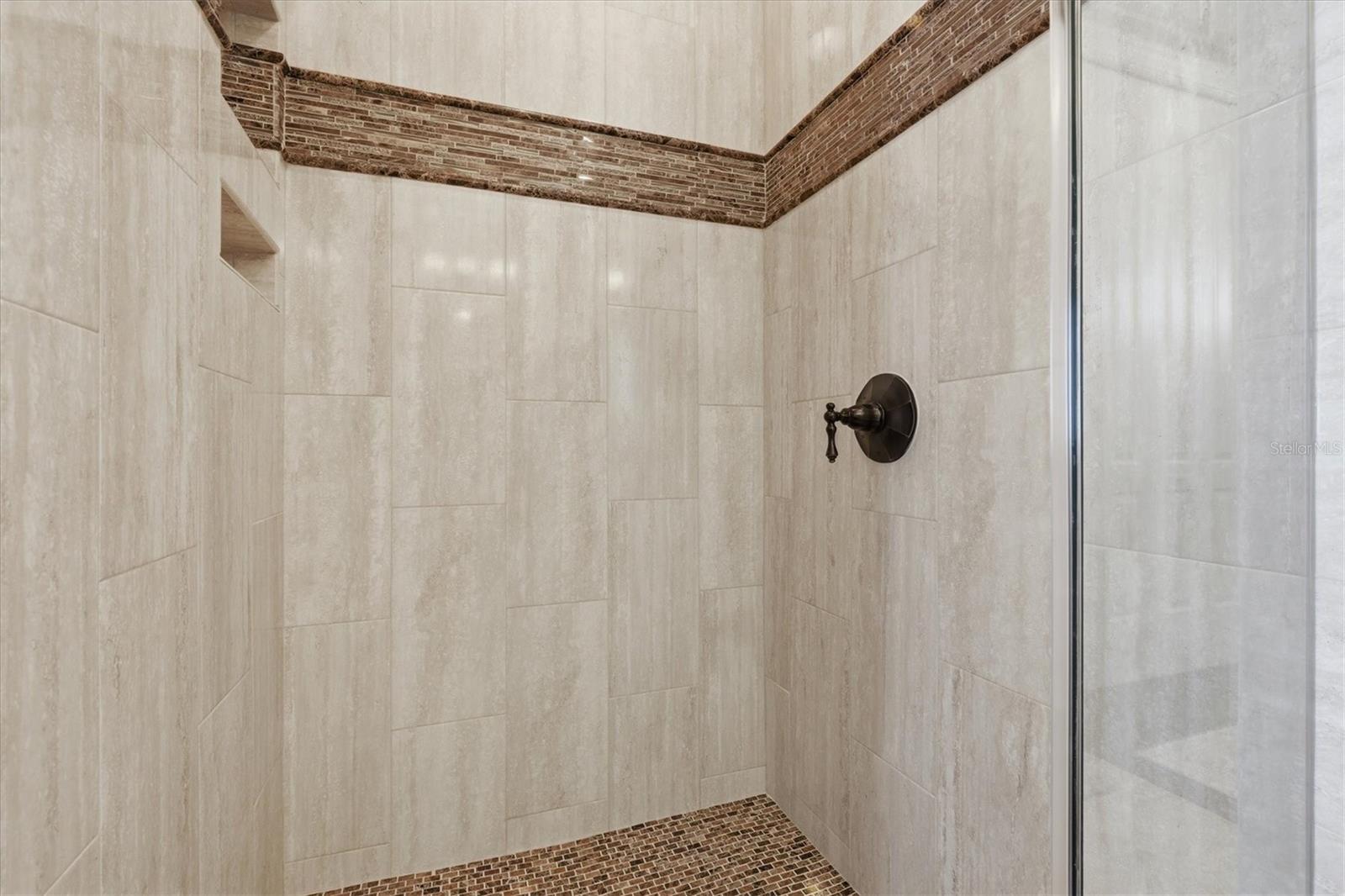 BAYWOOD SHORES - Residential