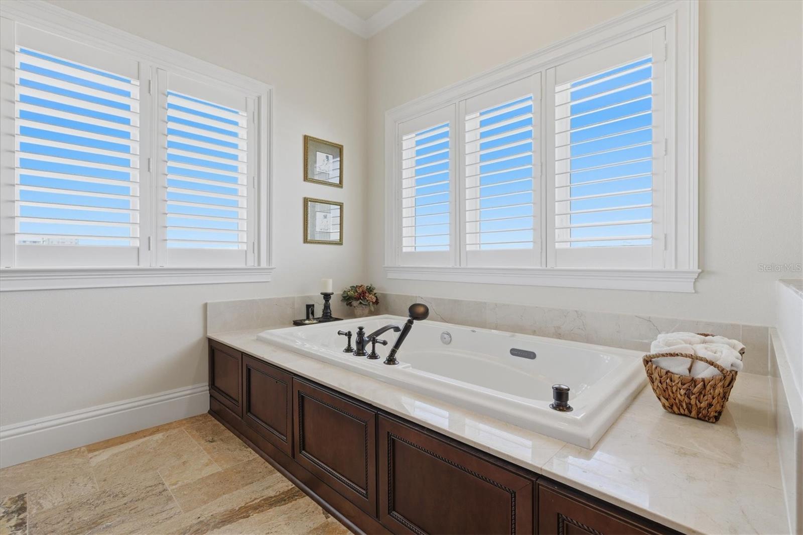 BAYWOOD SHORES - Residential