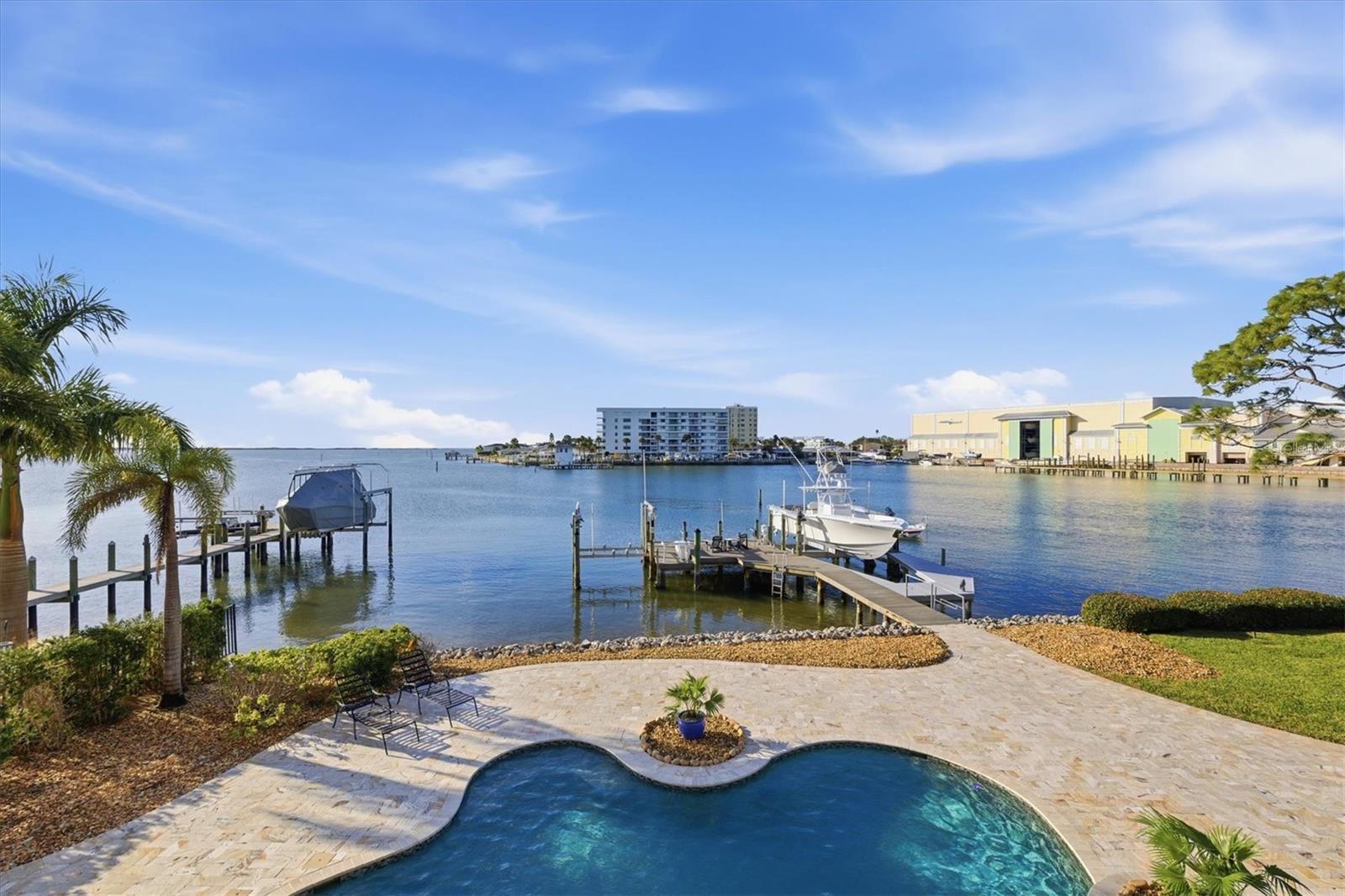 BAYWOOD SHORES - Residential