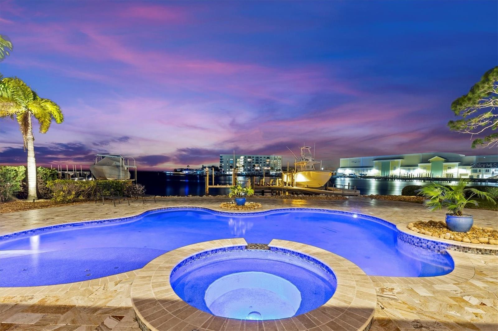 2484 BAYWOOD DRIVE W