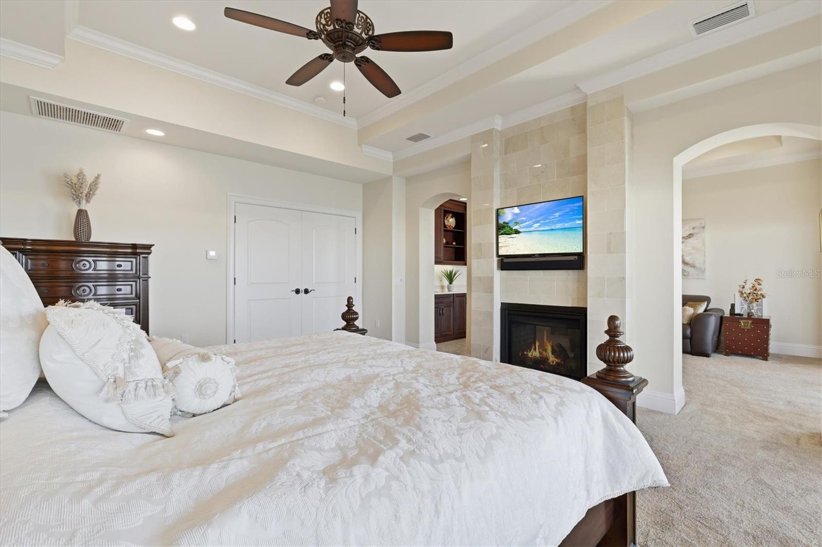 BAYWOOD SHORES - Residential