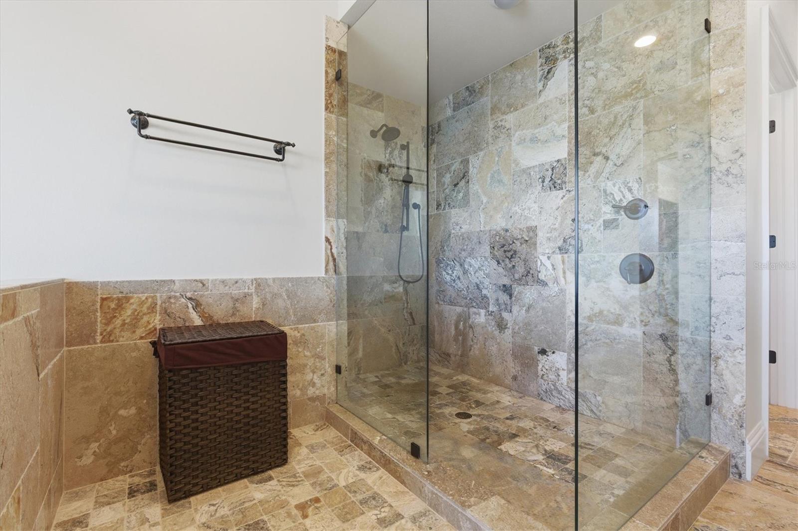 BAYWOOD SHORES - Residential