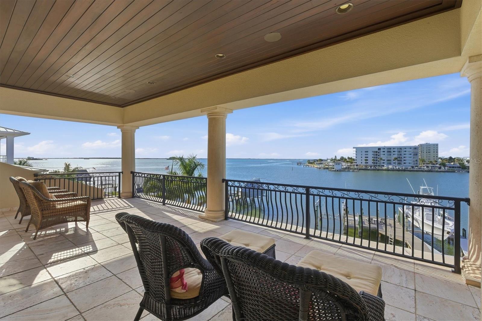 BAYWOOD SHORES - Residential