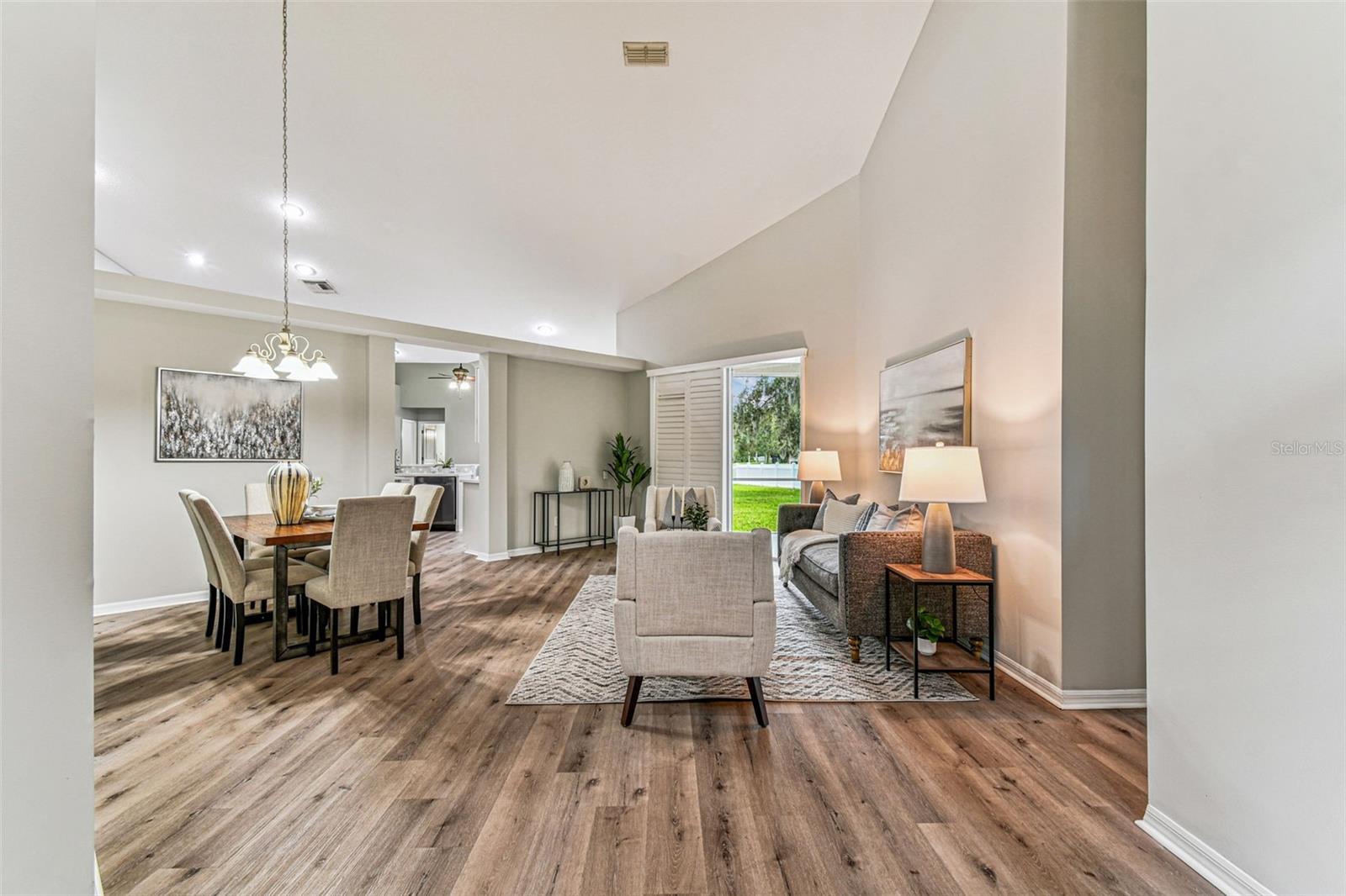 TAMPA PALMS AREA 2 7E UNIT 2 - Residential