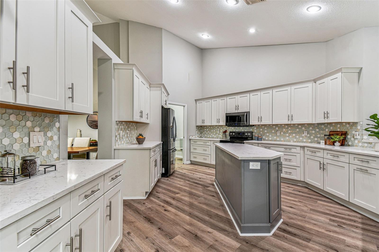 TAMPA PALMS AREA 2 7E UNIT 2 - Residential