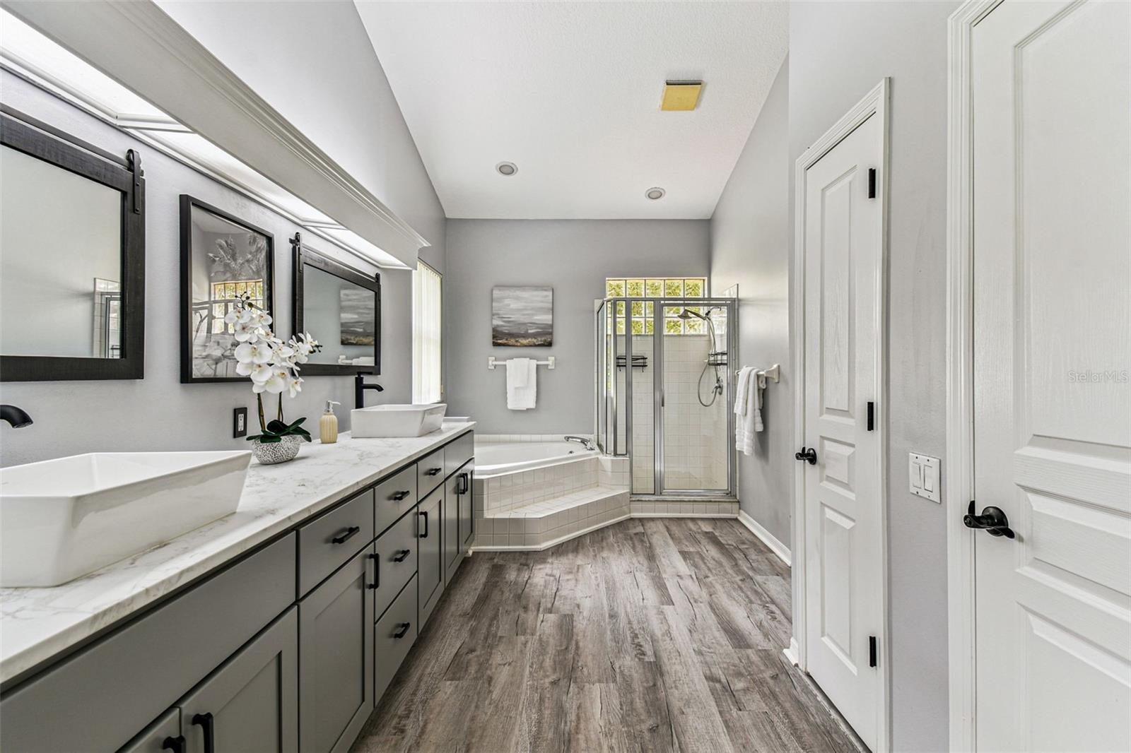 TAMPA PALMS AREA 2 7E UNIT 2 - Residential