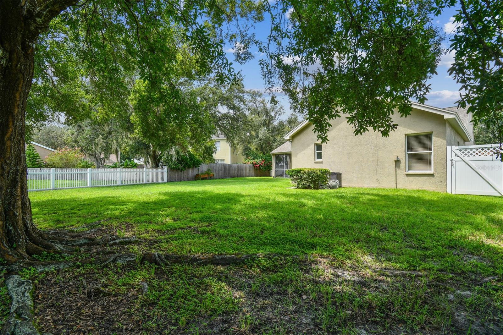 TAMPA PALMS AREA 2 7E UNIT 2 - Residential
