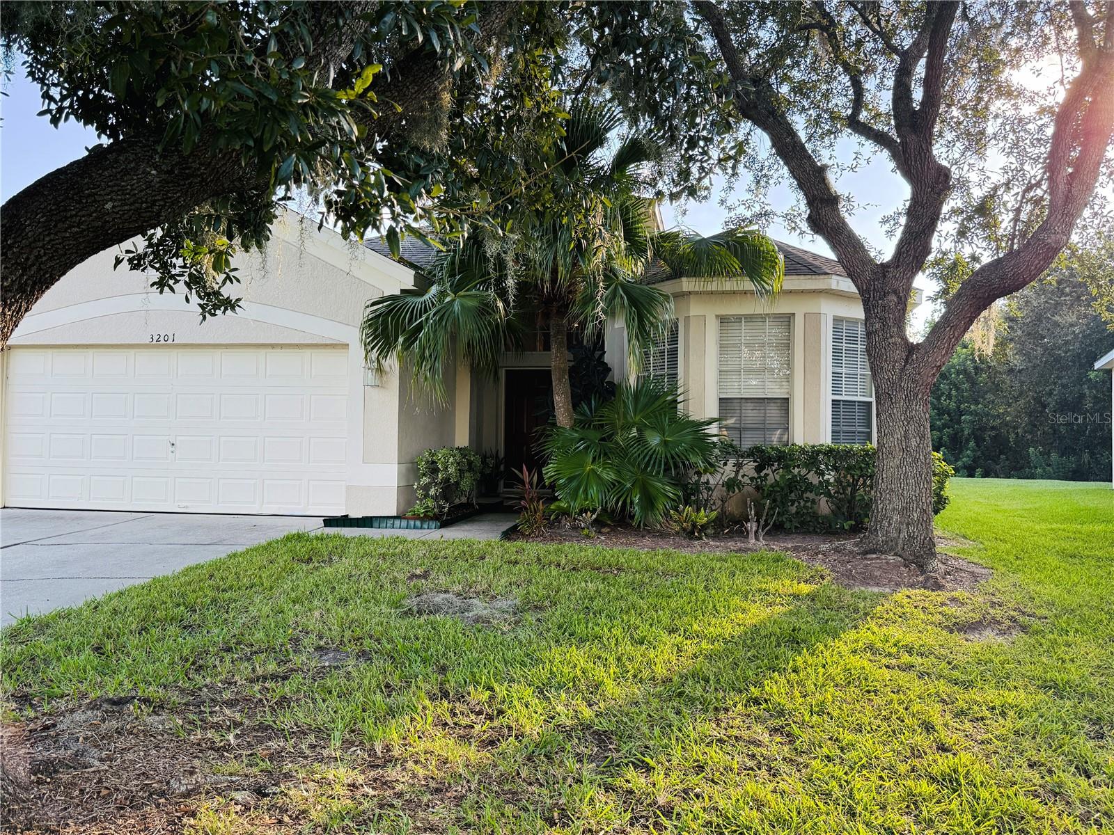 3201 STONEHURST CIRCLE