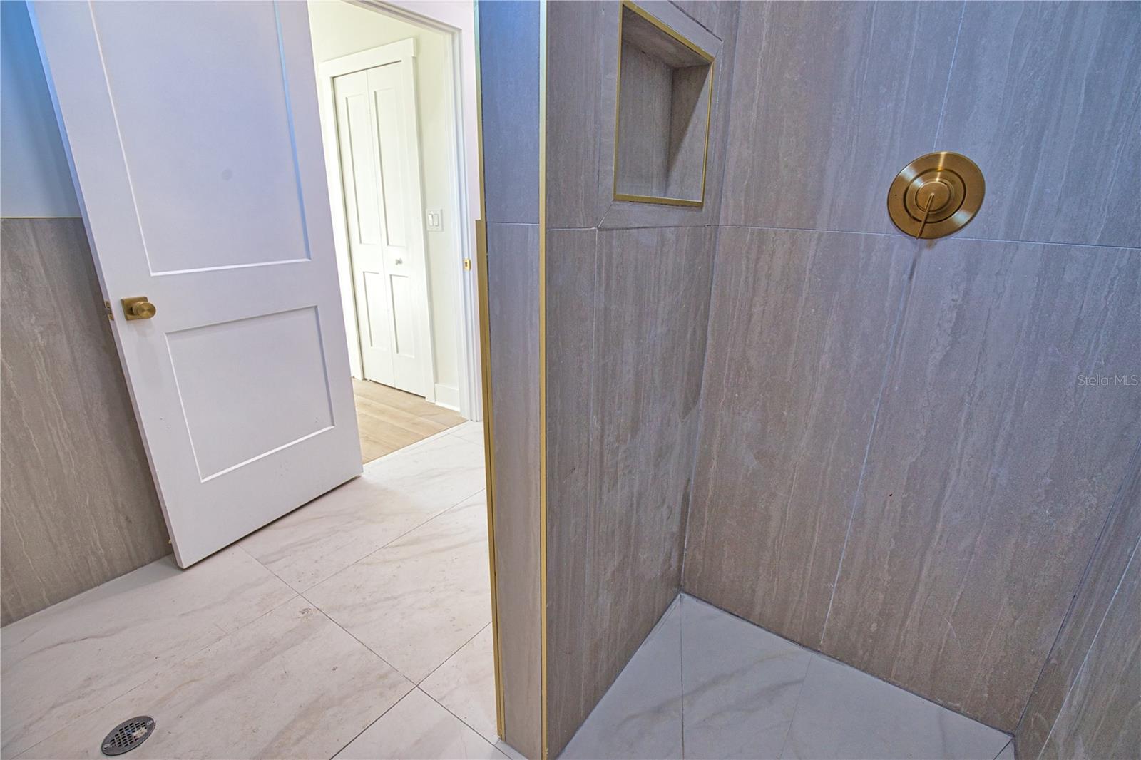 ROTONDA SANDS - Residential