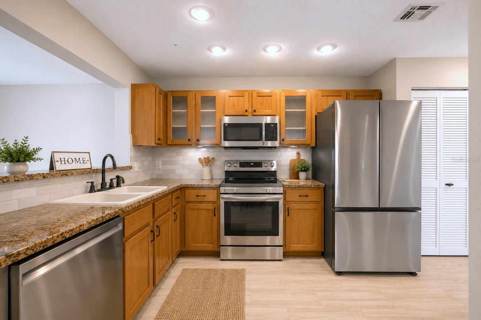 641 MAPLE OAK. CIRCLE 101