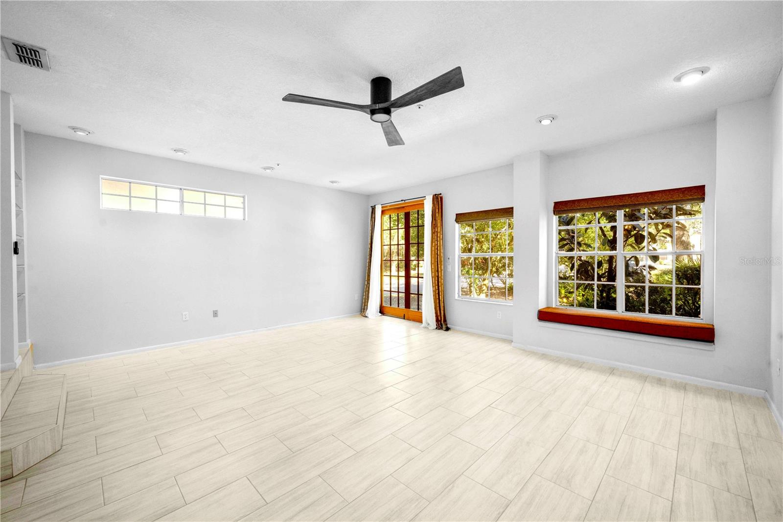 OAK HARBOUR SEC 4 - Residential