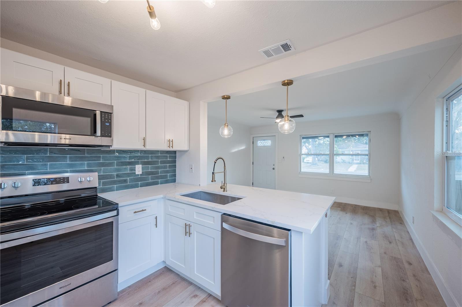 ST PETERSBURG INVESTMENT COS ADD TO OAK PARK - Residential