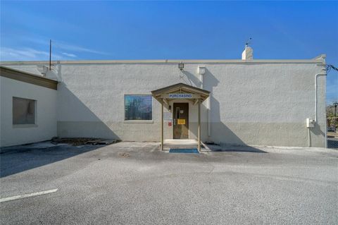 Tiny photo for 506 SE 3rd Avenue, Ocala, FL 34471 (MLS # OM721346)