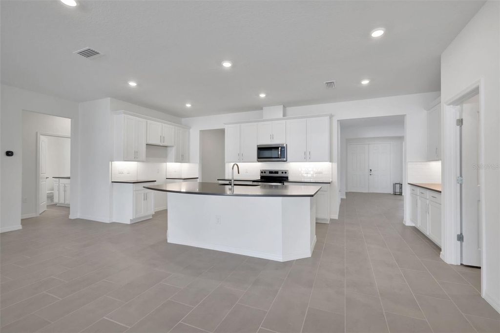 Photo of 17534 Valleywood Parkway, Land O Lakes, FL 34638 (MLS # G5112953)