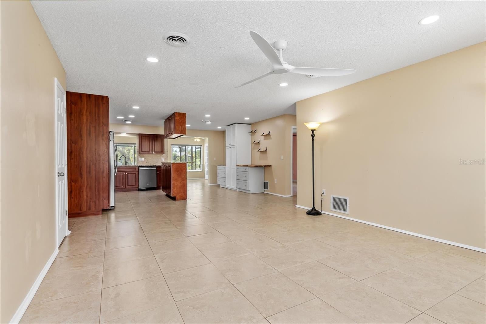 162 ANNAPOLIS LANE