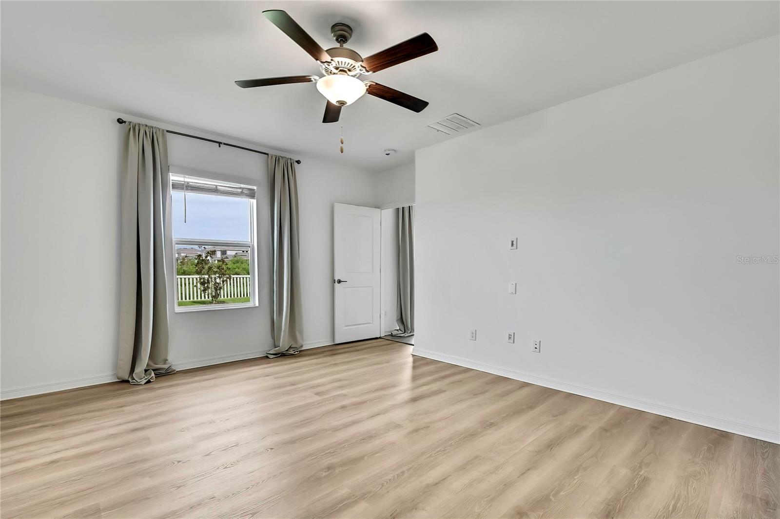 EPPERSON NORTH VILLAGE B - Residential Lease