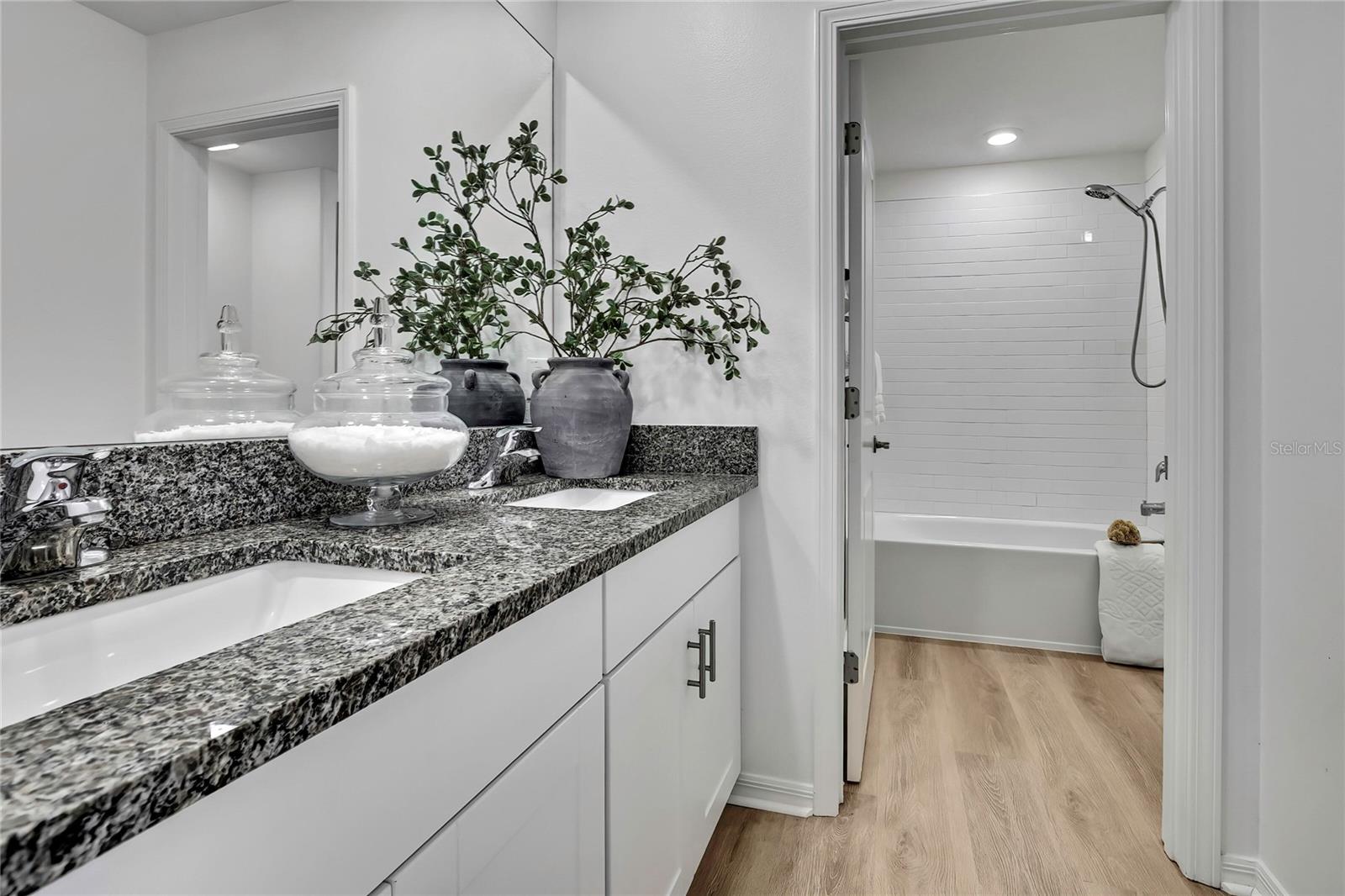 EPPERSON NORTH VILLAGE B - Residential Lease