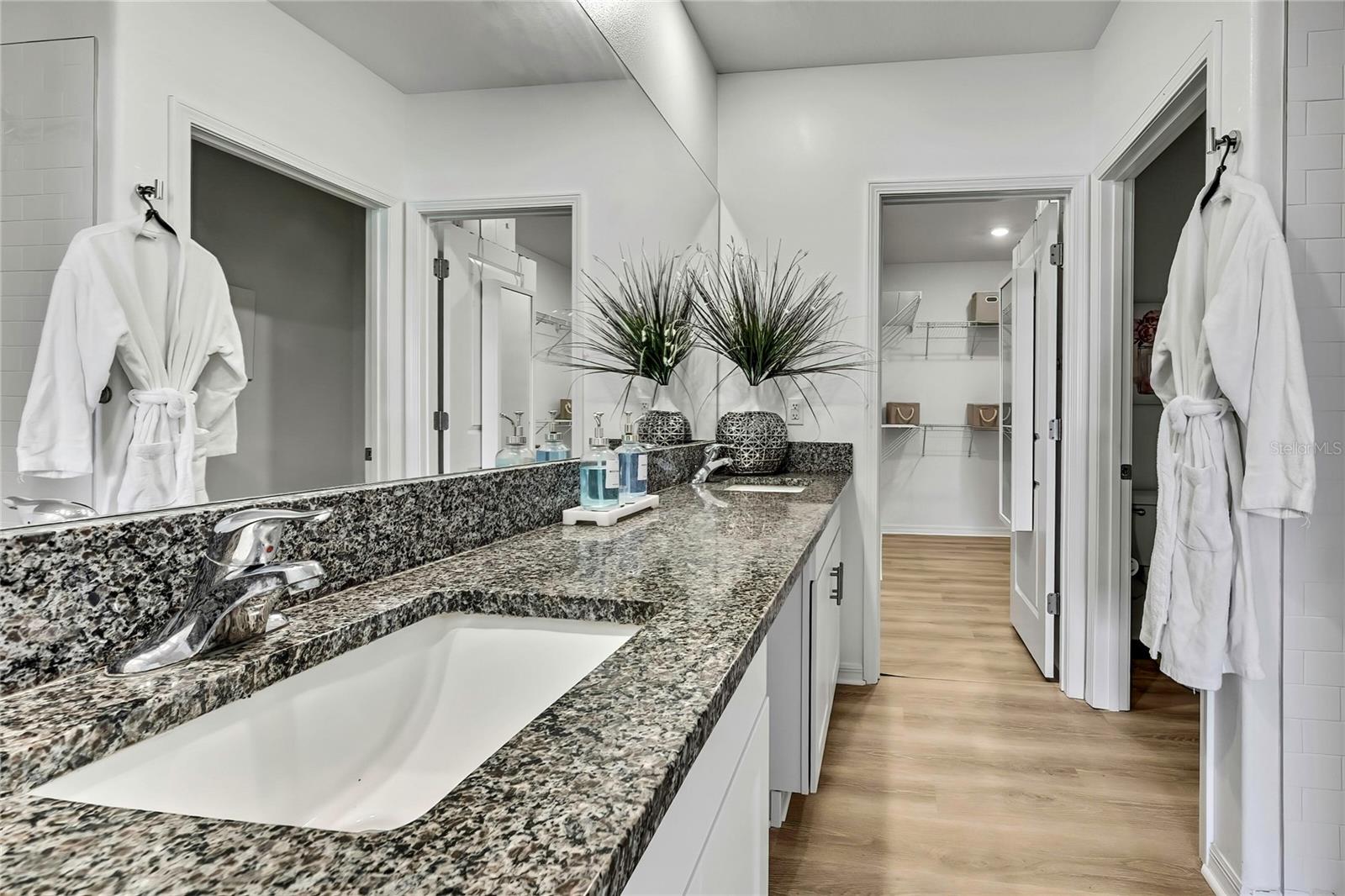 EPPERSON NORTH VILLAGE B - Residential Lease