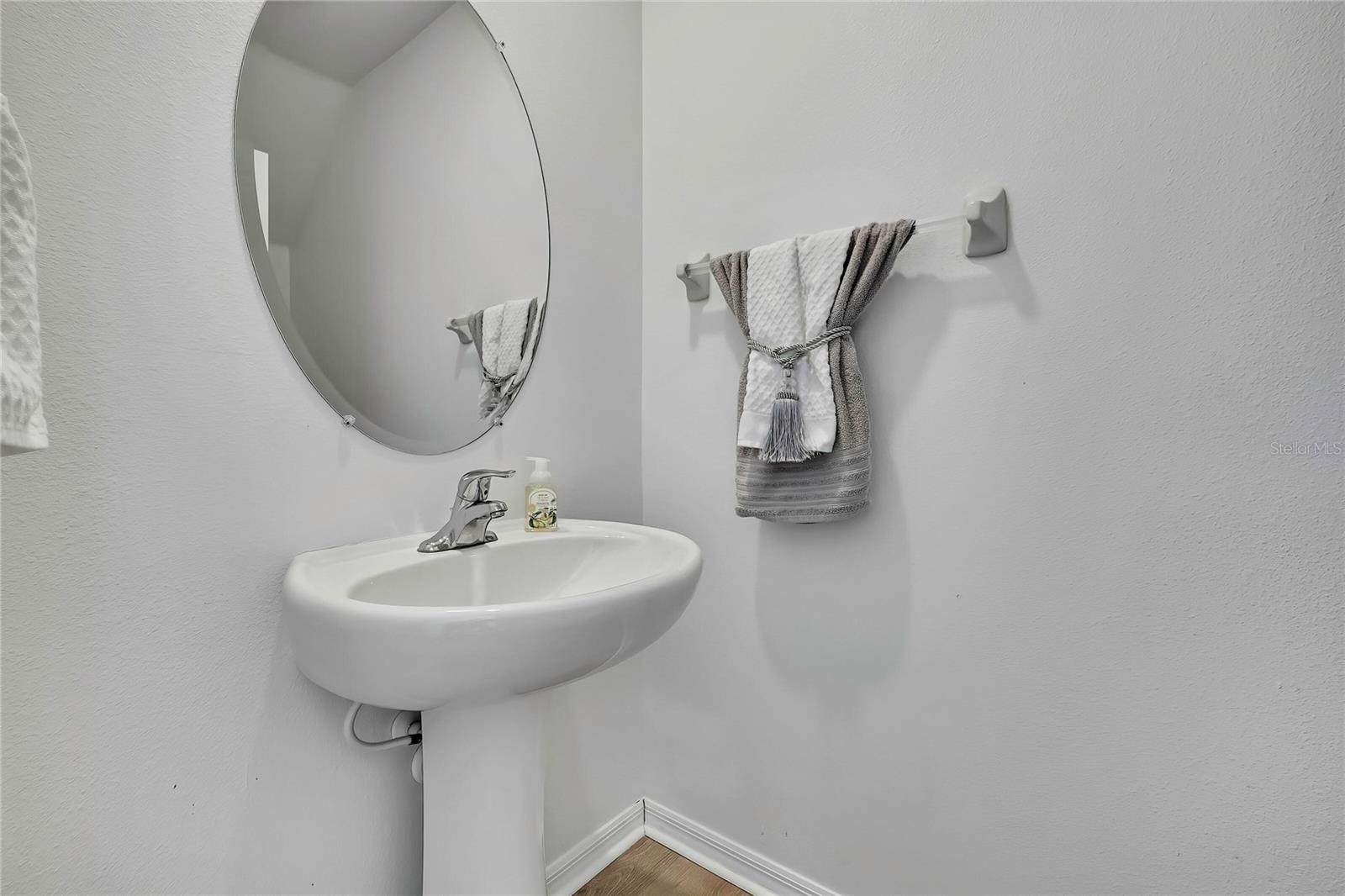 EPPERSON NORTH VILLAGE B - Residential Lease
