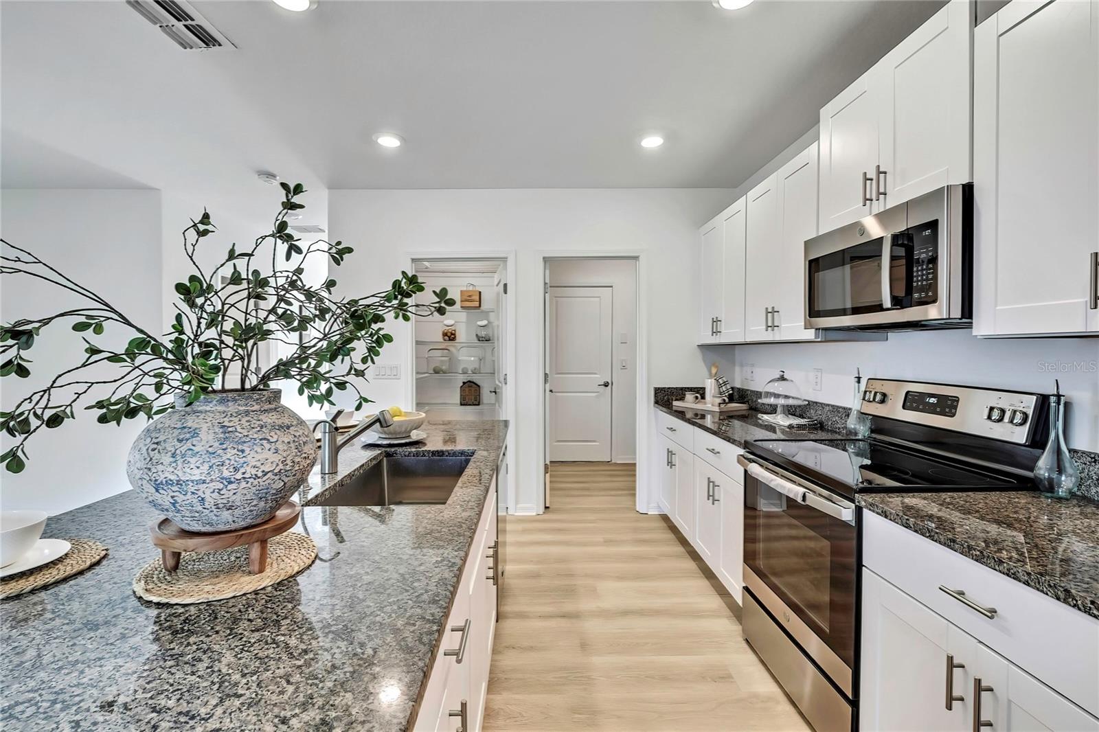 EPPERSON NORTH VILLAGE B - Residential Lease