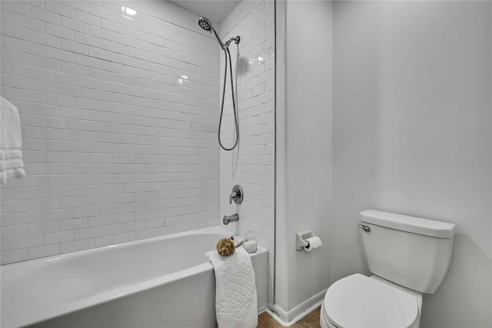 EPPERSON NORTH VILLAGE B - Residential Lease
