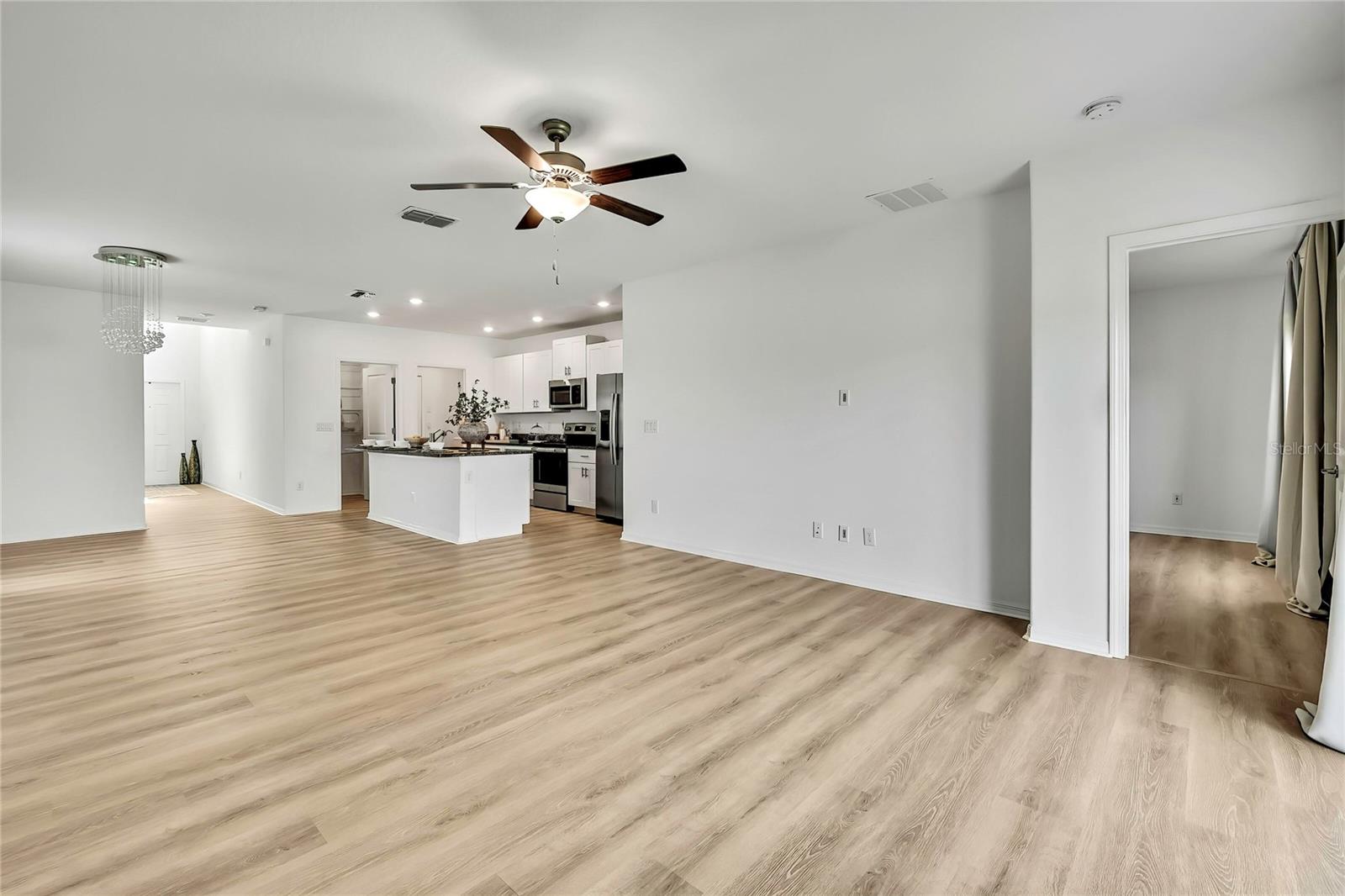 EPPERSON NORTH VILLAGE B - Residential Lease