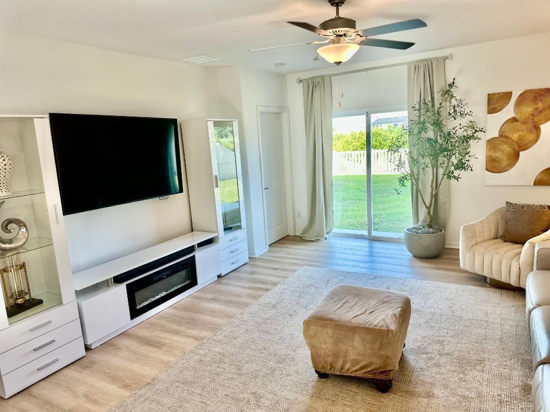 EPPERSON NORTH VILLAGE B - Residential Lease