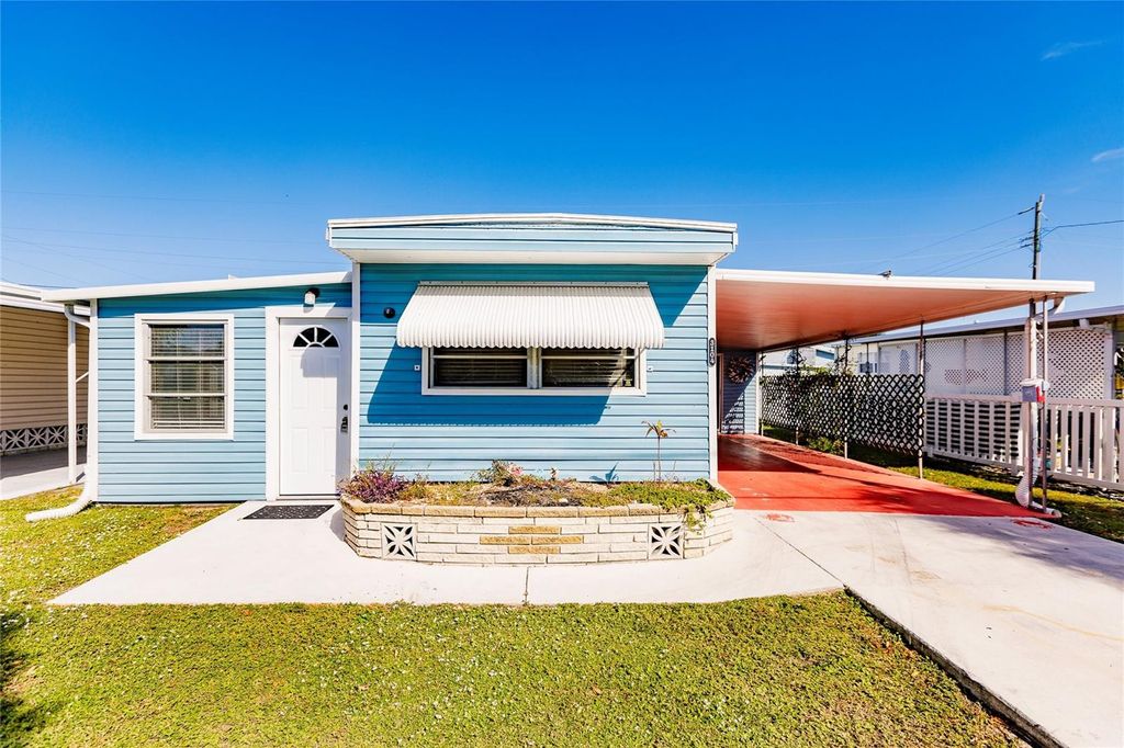 Photo of 3104 10th Street W, Palmetto, FL 34221 (MLS # A4588529)