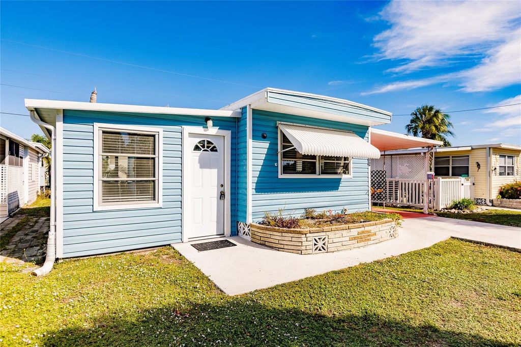 Photo of 3104 10th Street W, Palmetto, FL 34221 (MLS # A4588529)