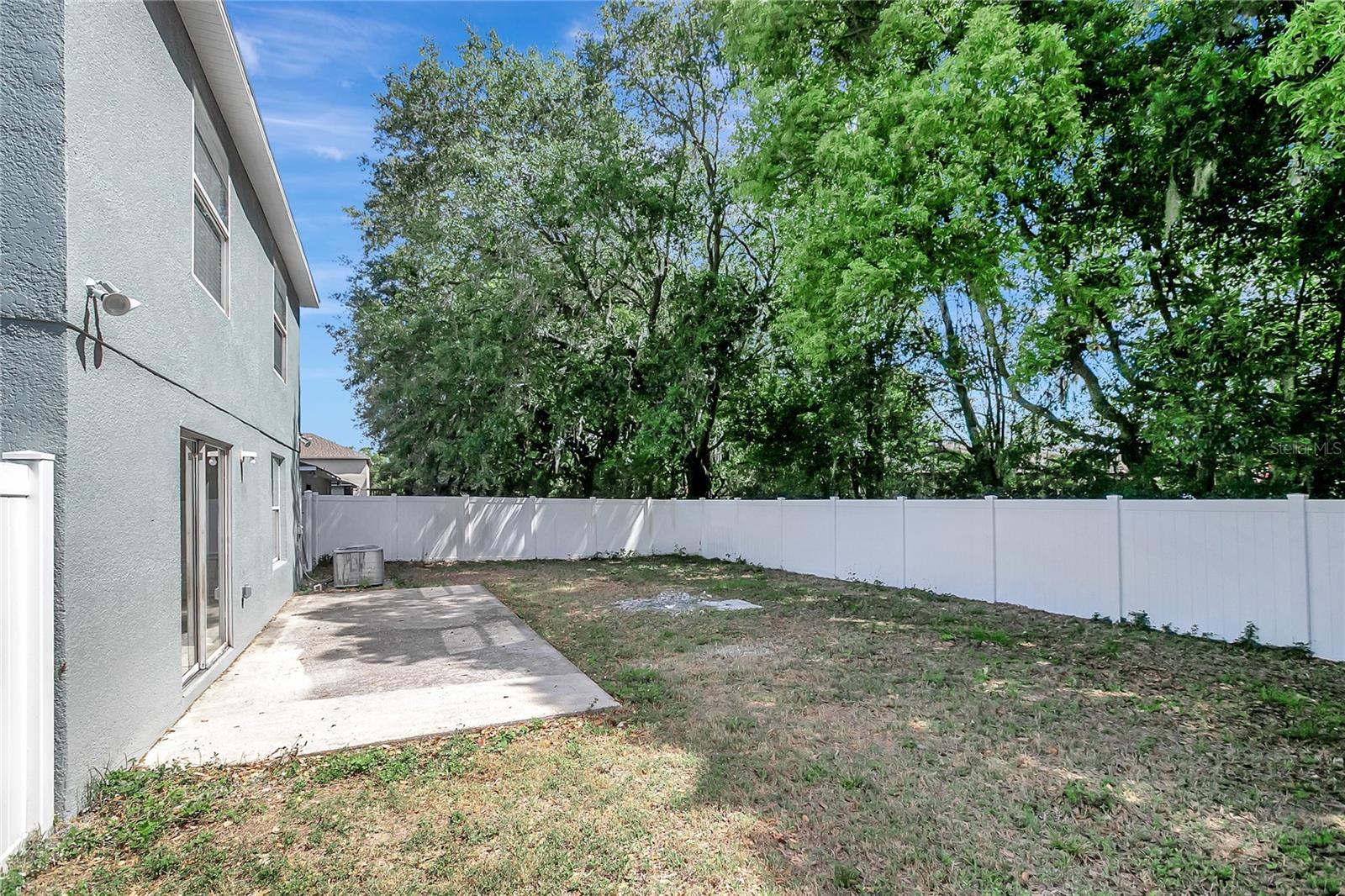 COUNTRY CHASE - Residential