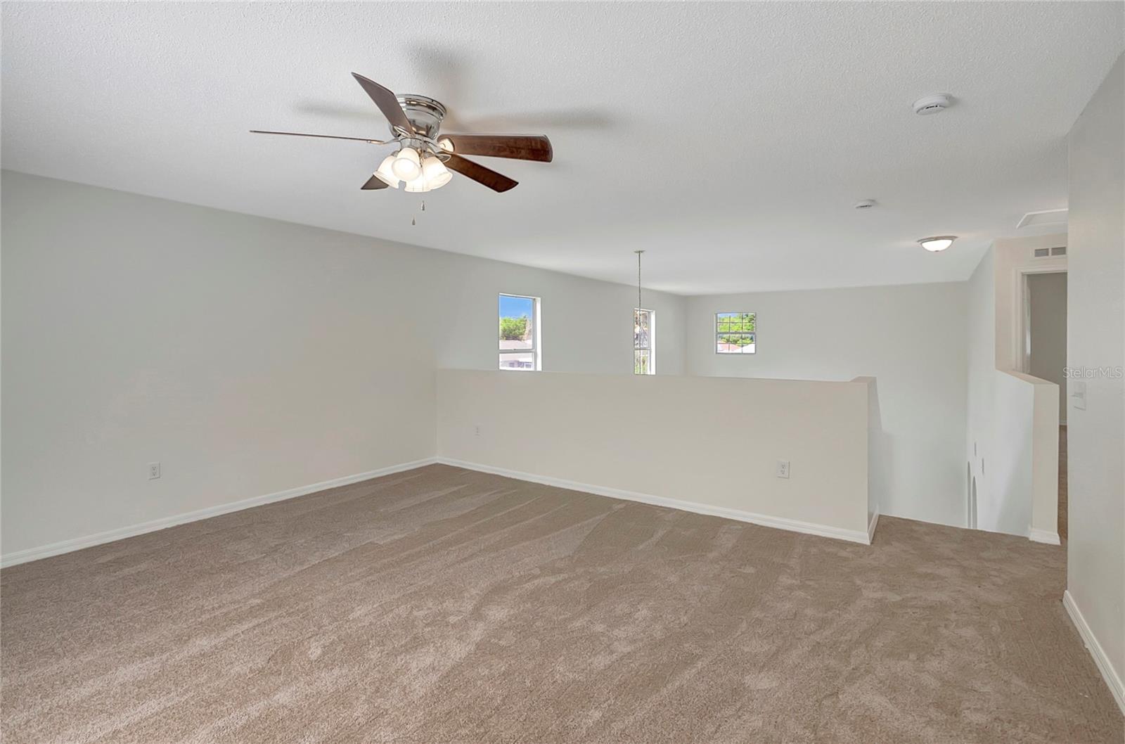 COUNTRY CHASE - Residential
