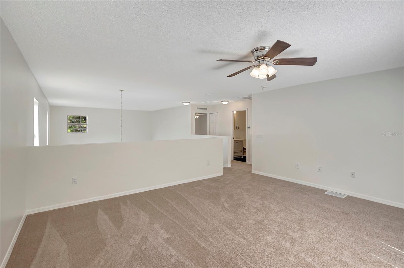 COUNTRY CHASE - Residential