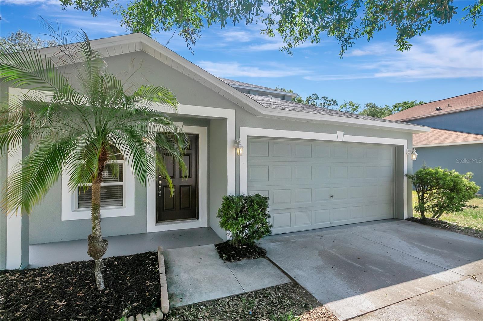 COUNTRY CHASE - Residential