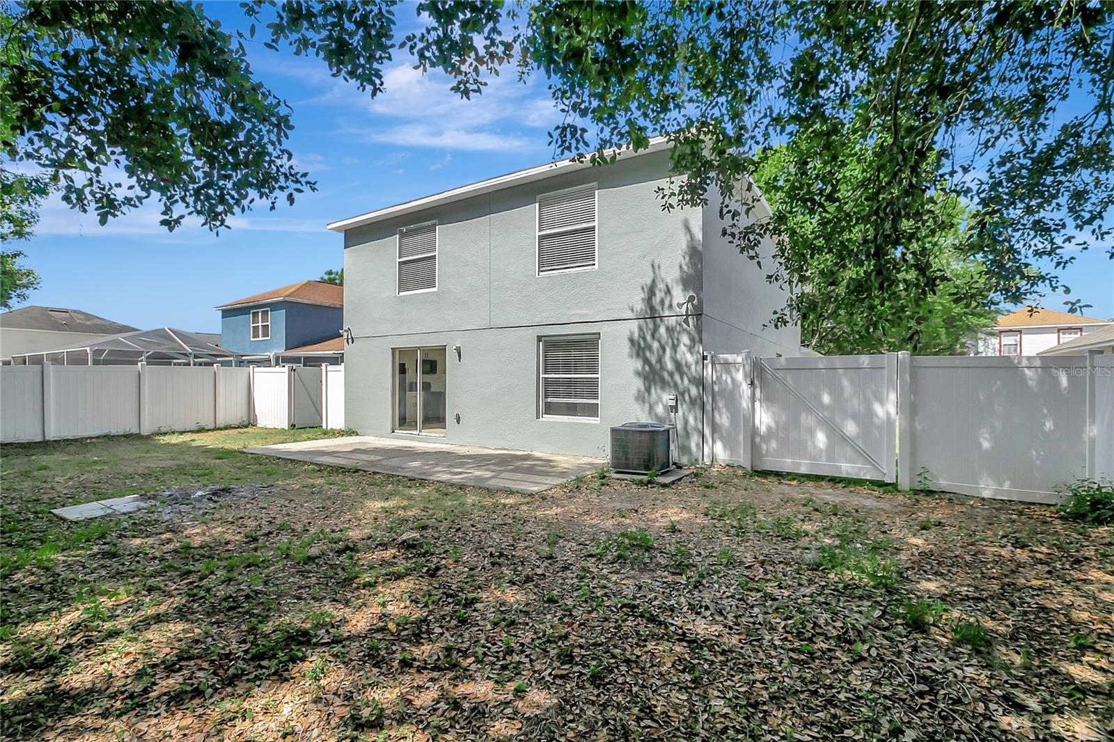 COUNTRY CHASE - Residential
