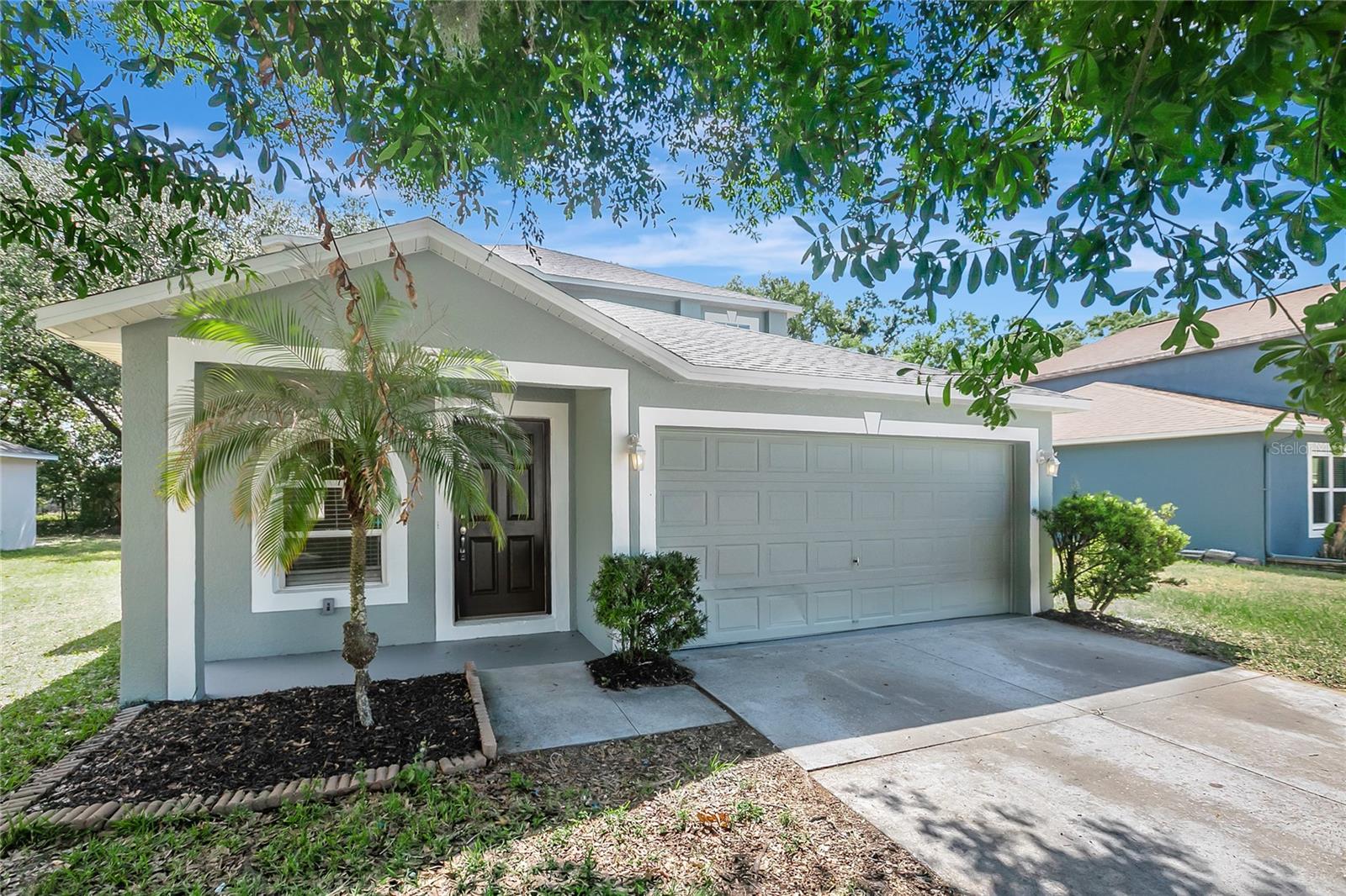 COUNTRY CHASE - Residential