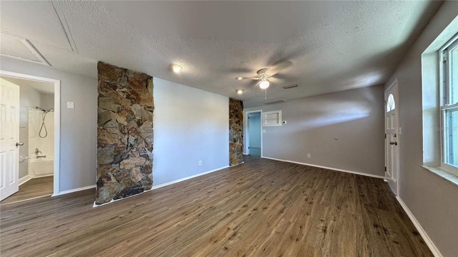 PARADISE PARK MANOR - Residential