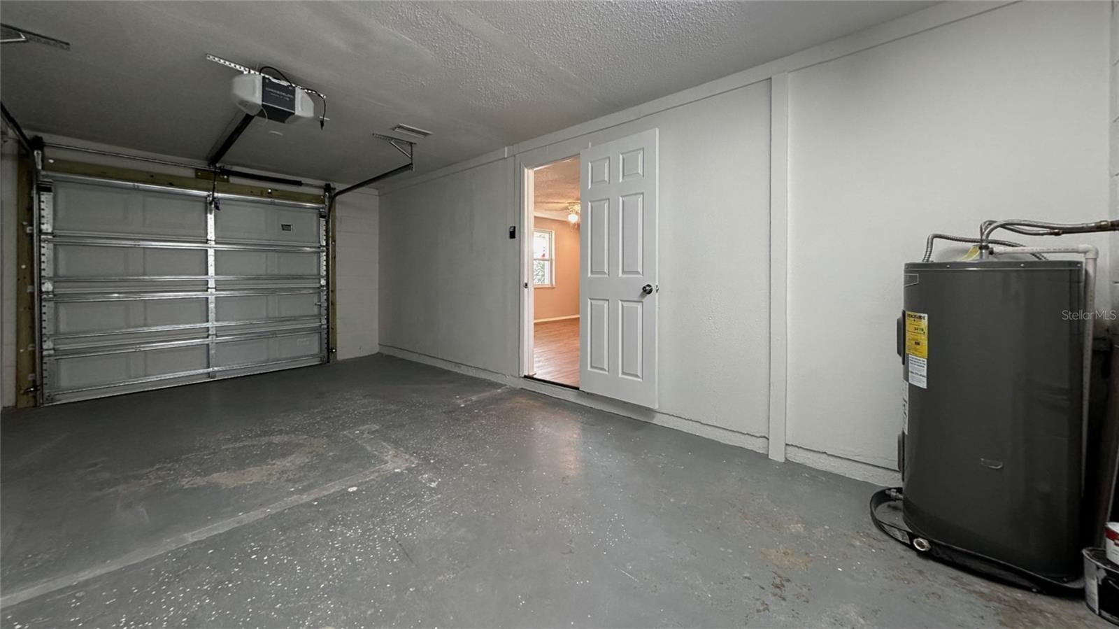 PARADISE PARK MANOR - Residential