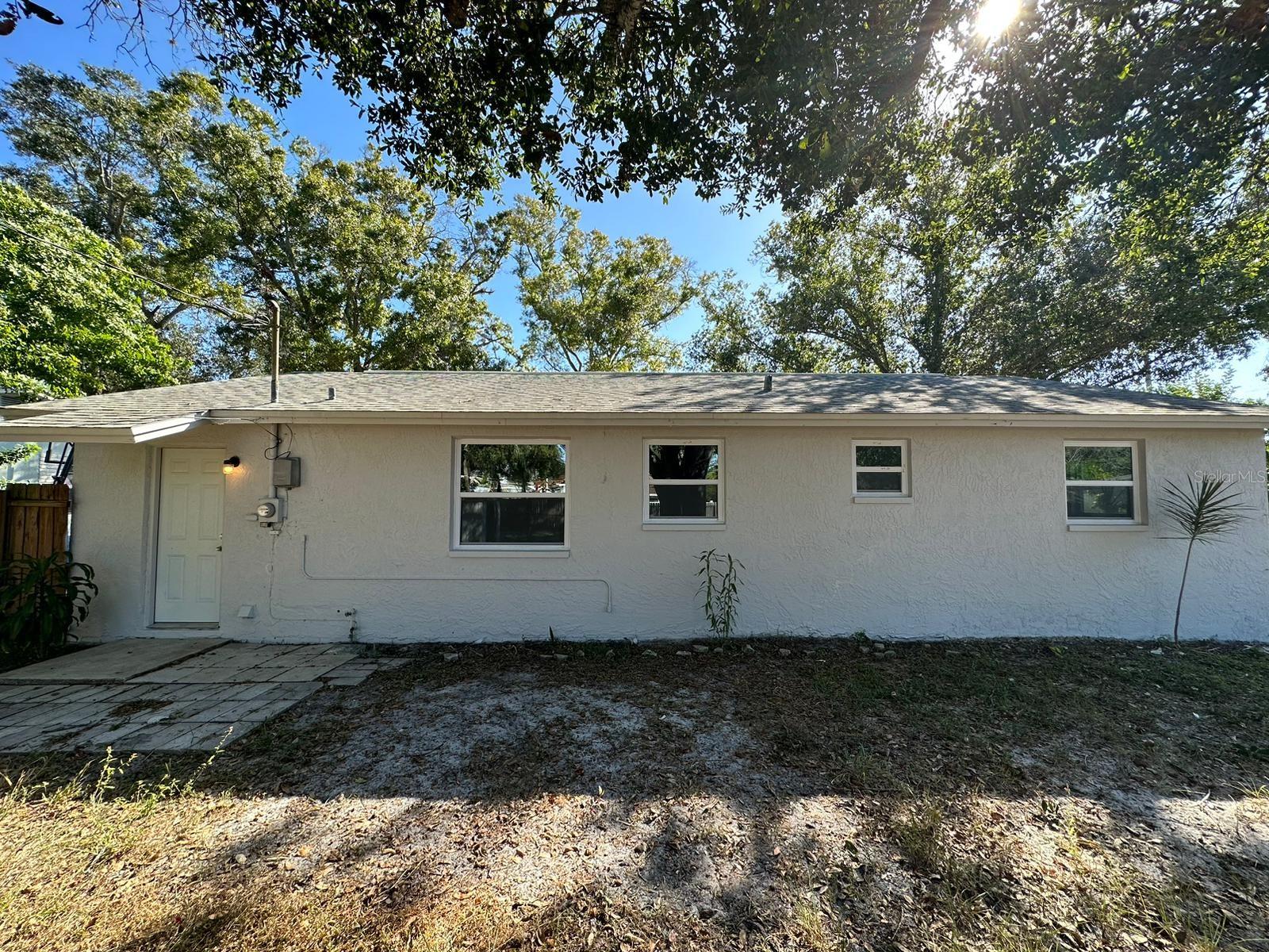 PARADISE PARK MANOR - Residential