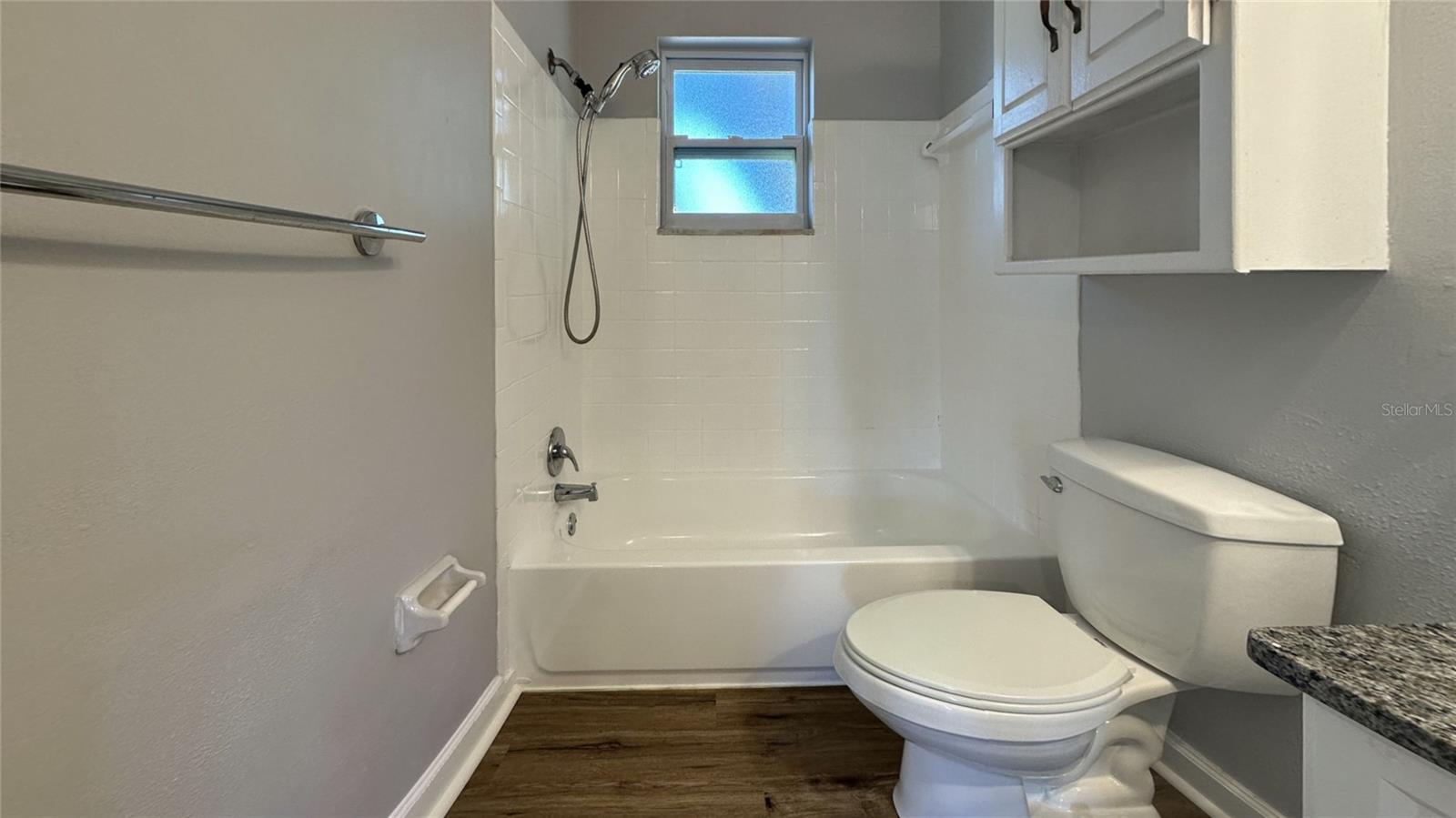 PARADISE PARK MANOR - Residential