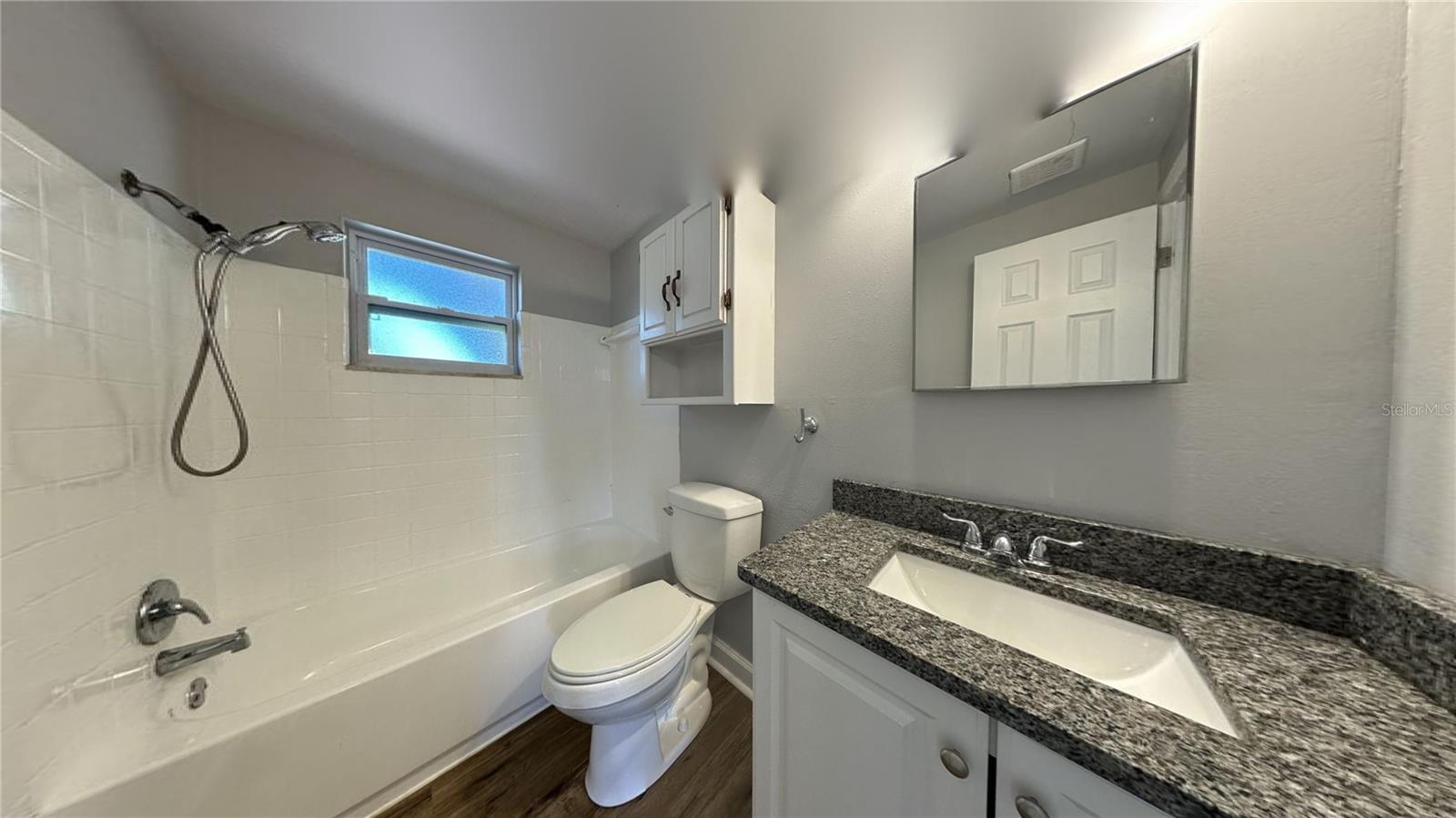 PARADISE PARK MANOR - Residential