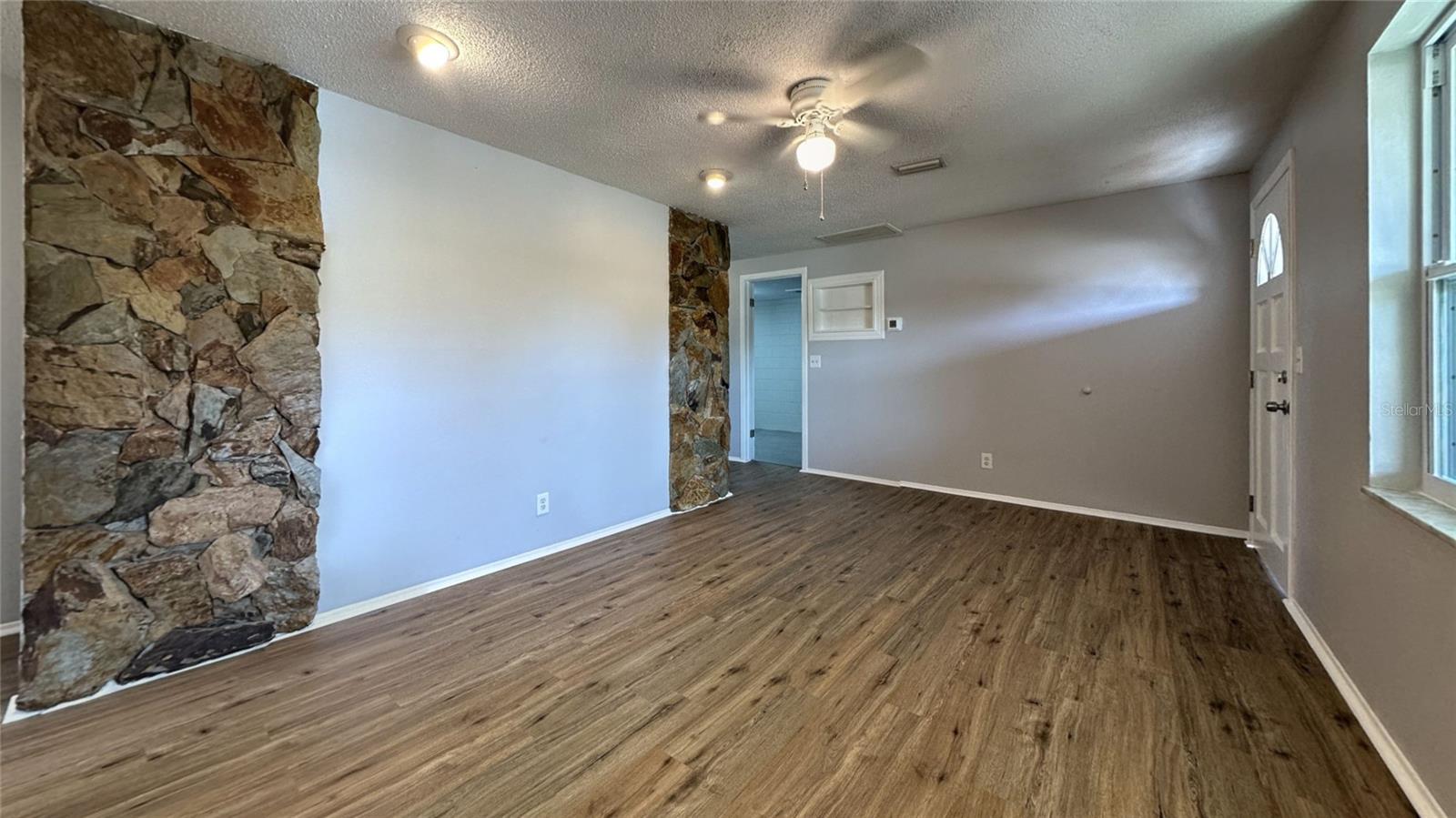 PARADISE PARK MANOR - Residential