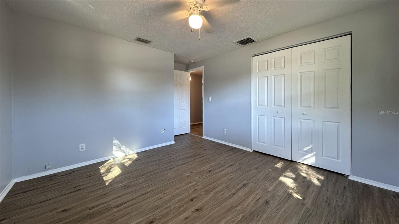 PARADISE PARK MANOR - Residential