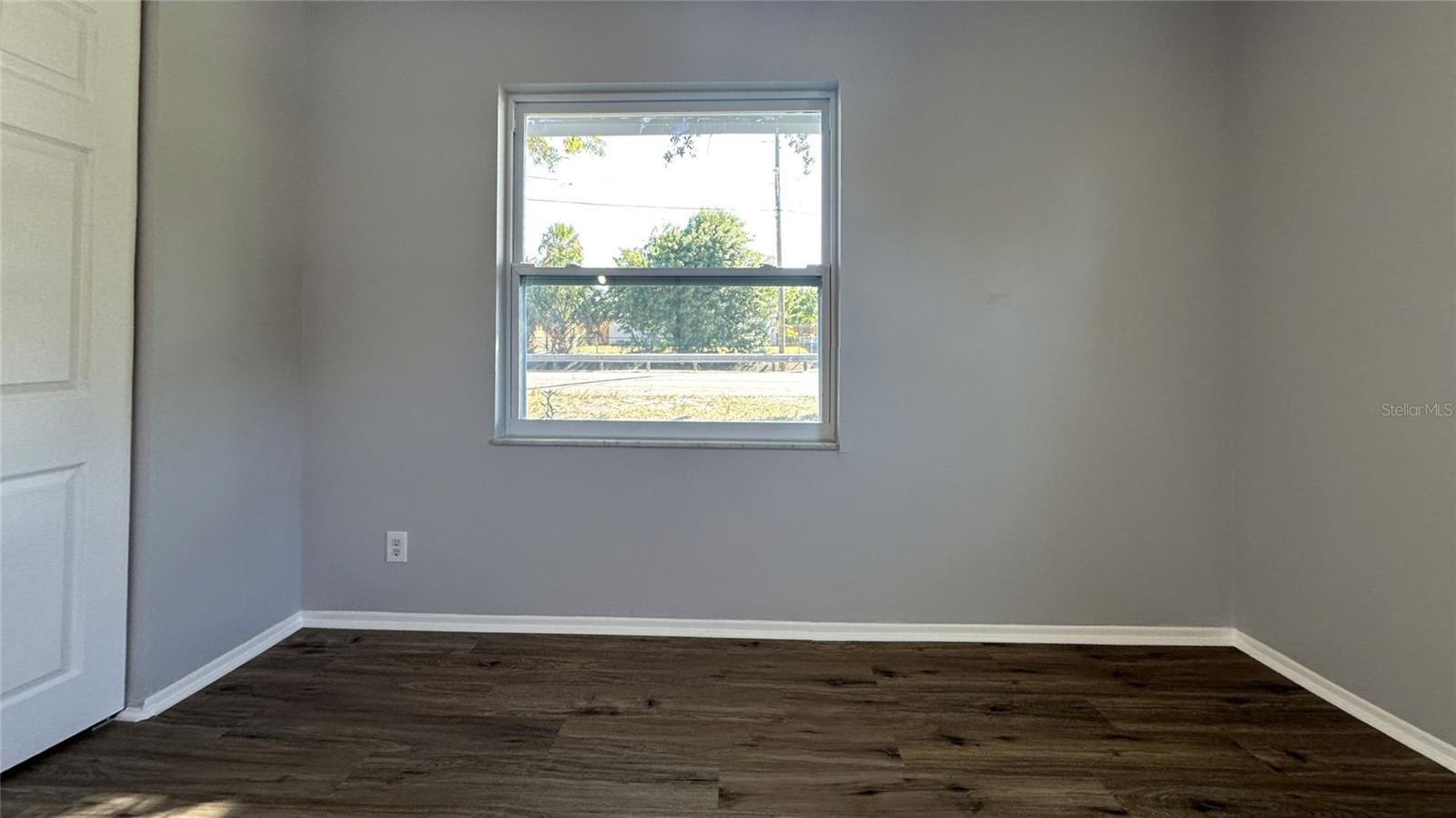 PARADISE PARK MANOR - Residential