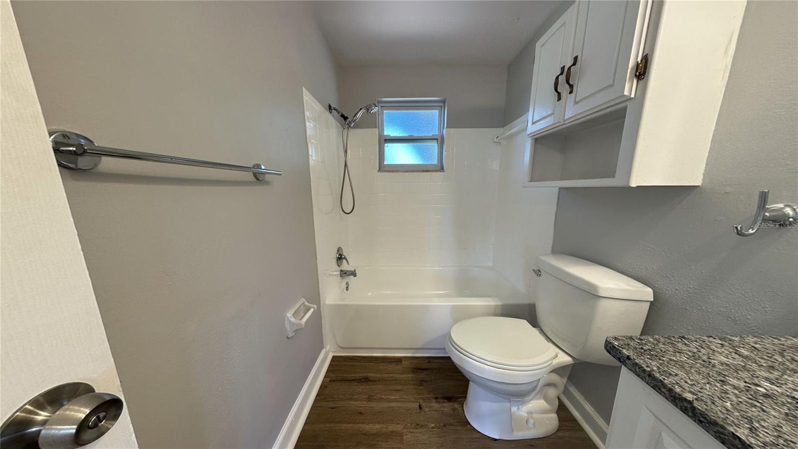 PARADISE PARK MANOR - Residential