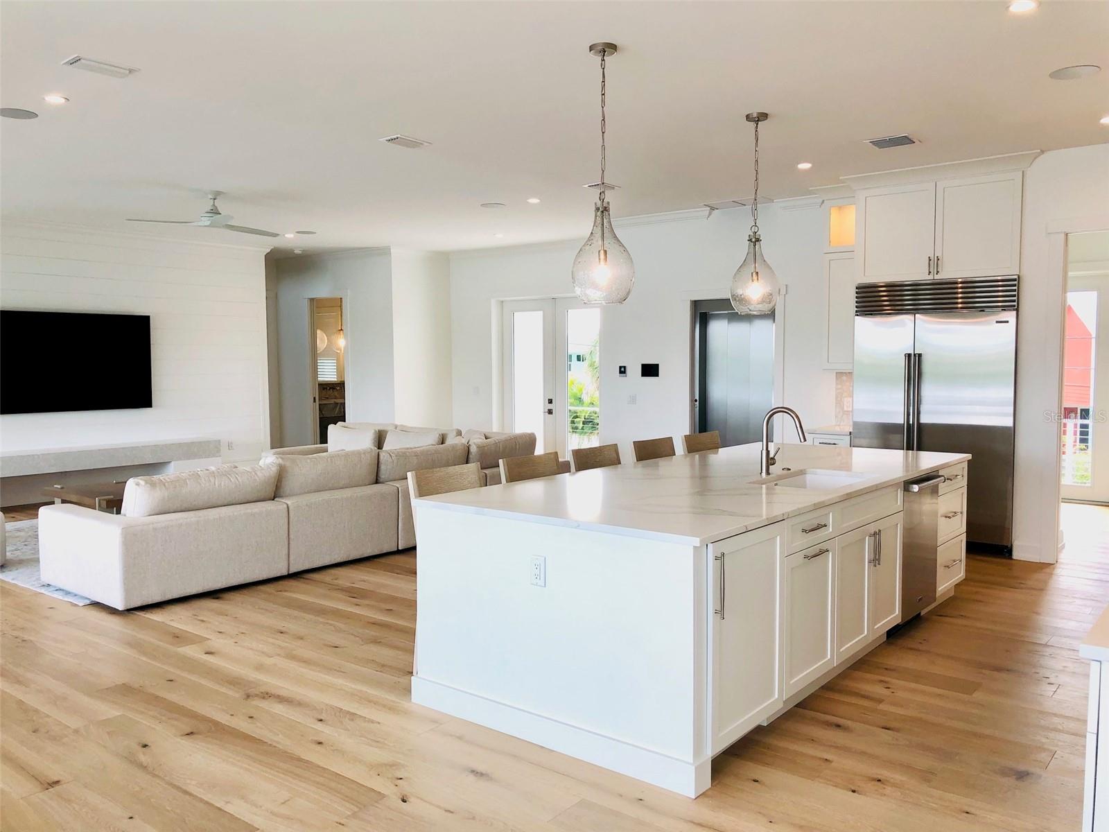 HOLMES BEACH 34TH UNIT REP - Residential