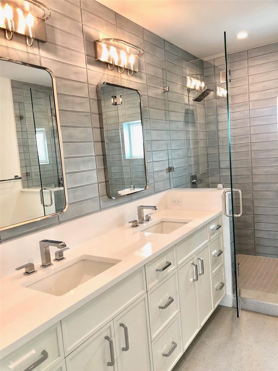 HOLMES BEACH 34TH UNIT REP - Residential